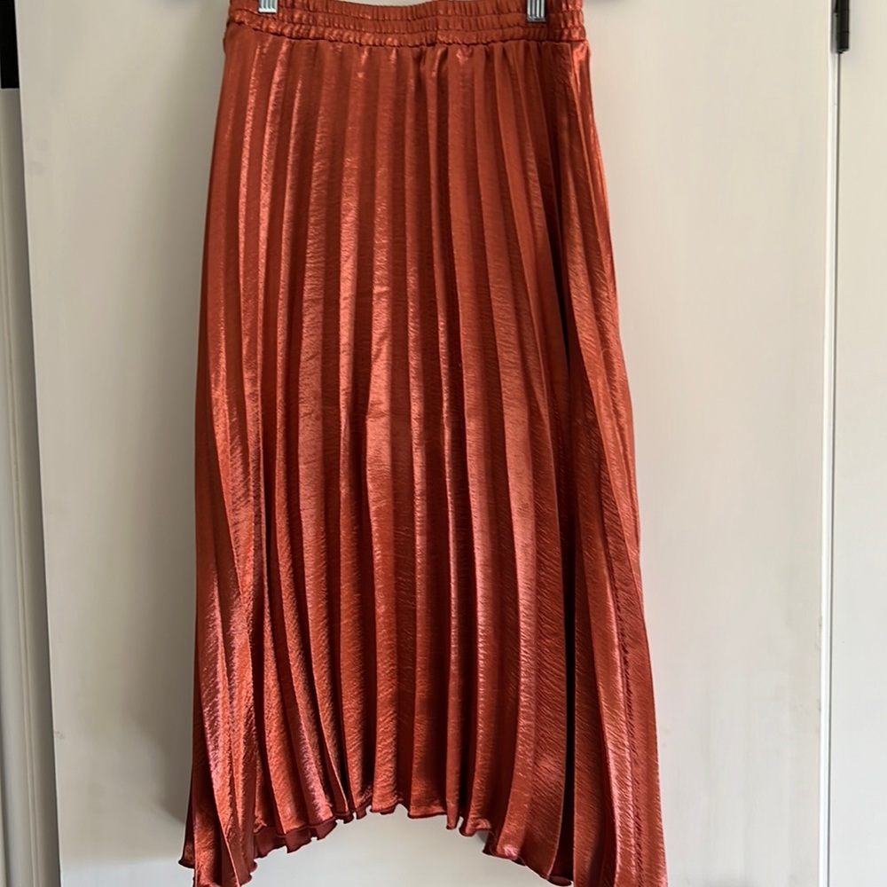 Pleated satin high waisted skirt
